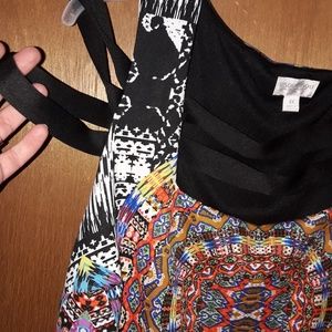 Bisou Bisou Modern Cut Out Print Top